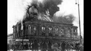sinagoghe in fiamme kristallnacht